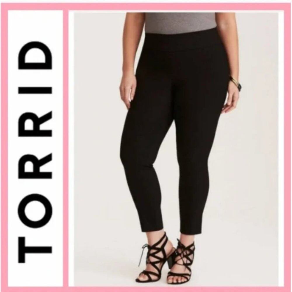 Torrid Women's Pixie Crop Pant Black Size 3X